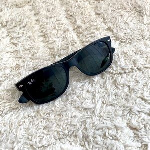 Black Ray Ban Sunglasses with Case